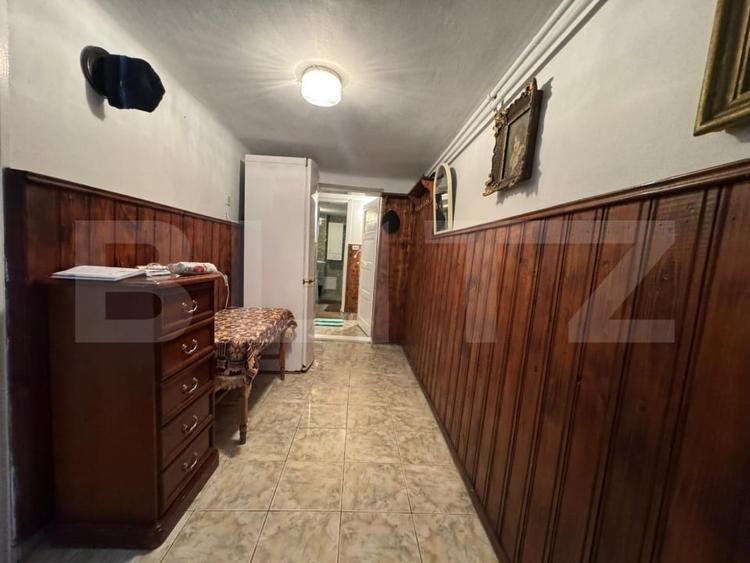 Casă individuală cu 6 camere cu Garaj în Hunedoara