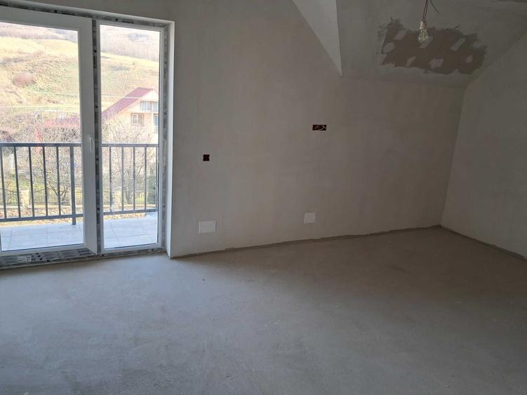 Casă cu 4 camere în Popești