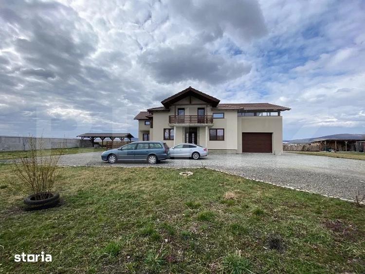 Casă cu 5 camere cu Teren 1400 Mp în Cetate