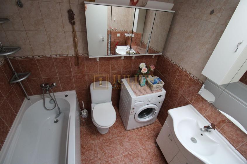 Casă cu 4 camere cu Canalizare în Dumbrăvița