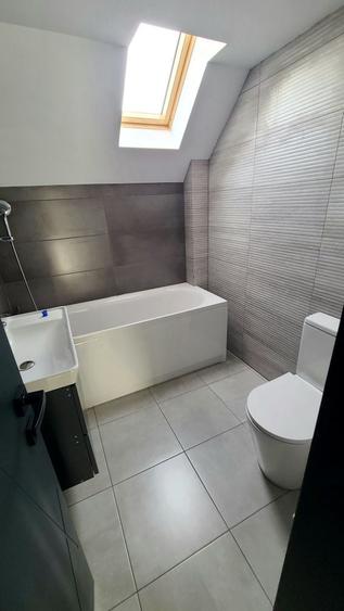 Casă cu 4 camere în Central
