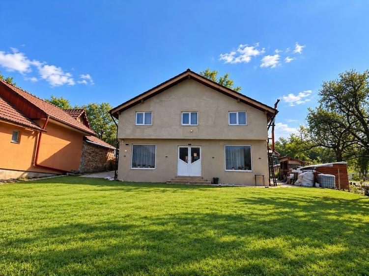 Casă individuală cu 4 camere cu Canalizare în Valea Lungă
