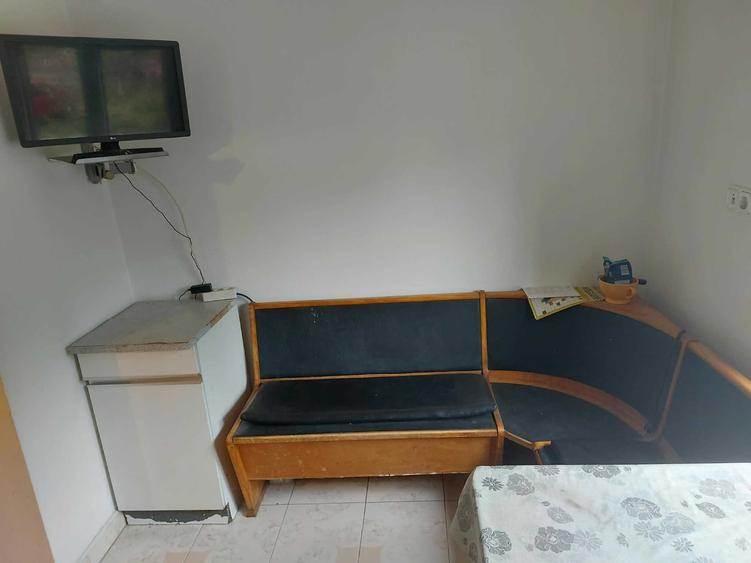 De inchiriat - Apartament spatios cu 3 camere, 100 mp, parter, str. Nicolae Iorga - 4