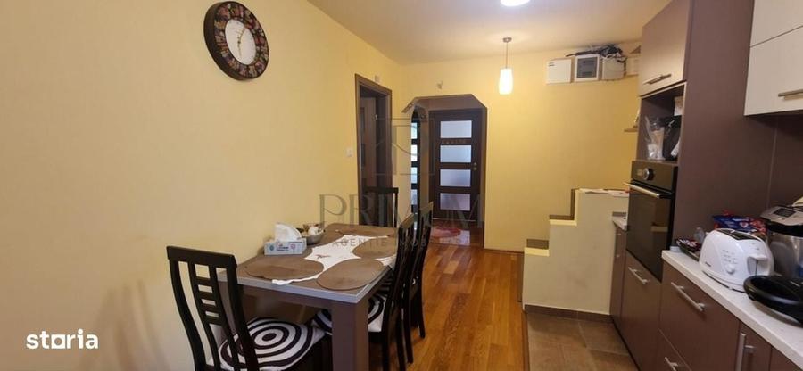 Apartament cu 4 camere decomandat în Aradului