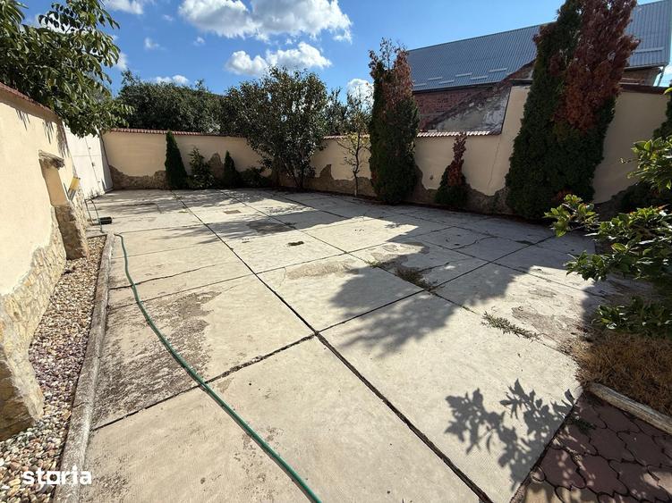 Casă cu 3 camere cu Teren 300 Mp în 14 Mai