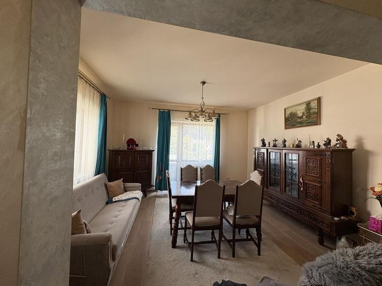 Casă cu 4 camere în Ipotești