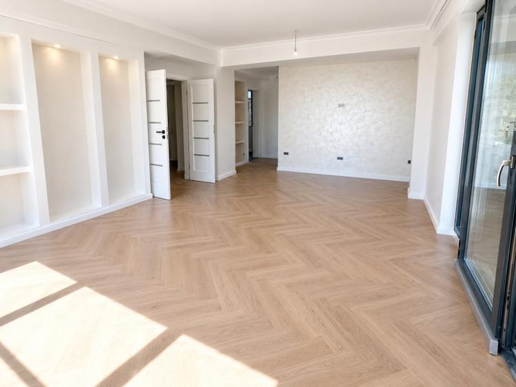 Apartament cu 3 camere decomandat în 1 Mai