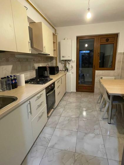 Apartament cu 2 camere decomandat, mobilat în Central