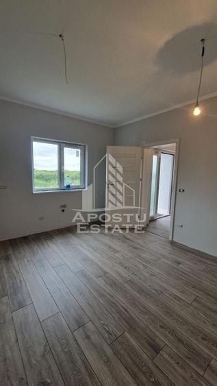 Duplex cu 4 camere cu Canalizare în Remetea Mare