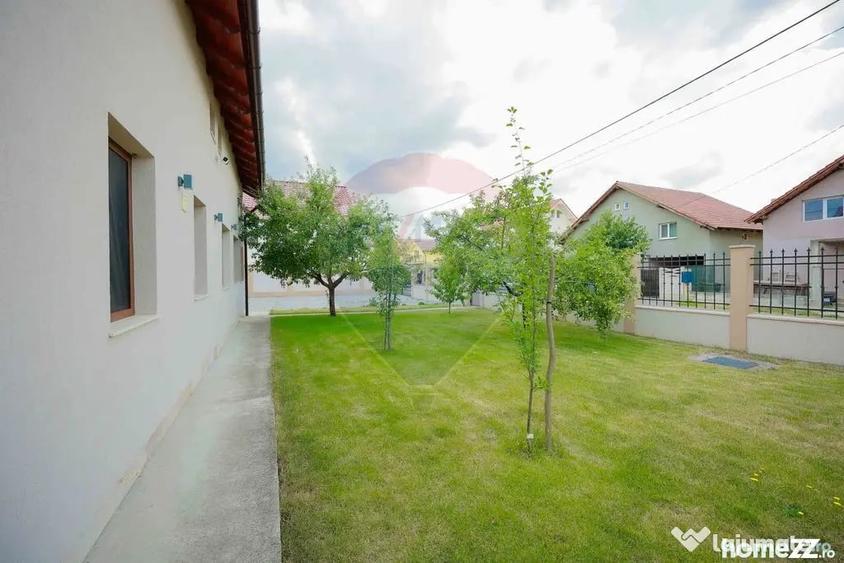 Casă cu 7 camere cu Teren 600 Mp în Haieu