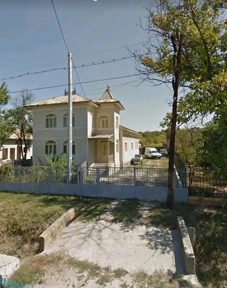 Casă cu 6 camere în Diculești