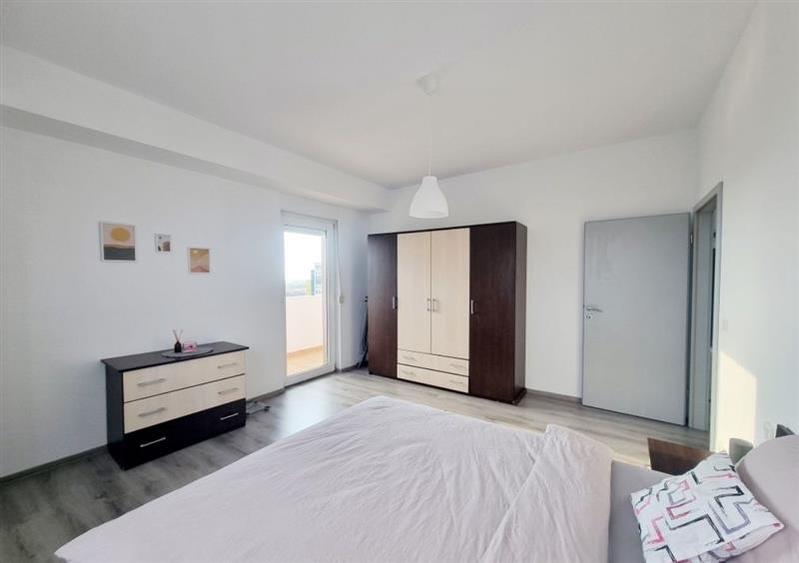 Apartament cu 2 camere decomandat, mobilat în Aradului
