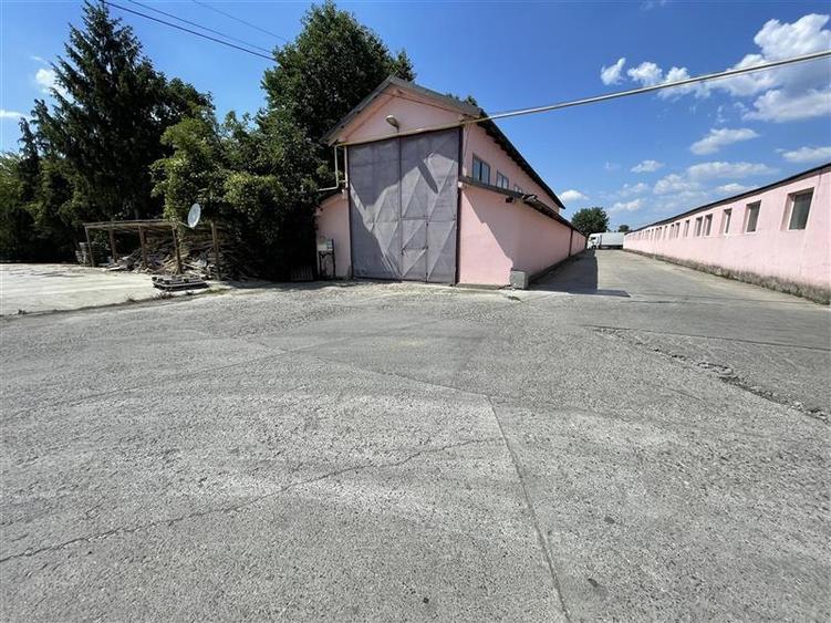 Spațiu industrial, de 400 mp, în Letea
