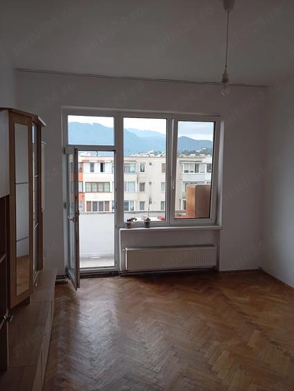 Apartament cu 2 camere decomandat în Tractorul