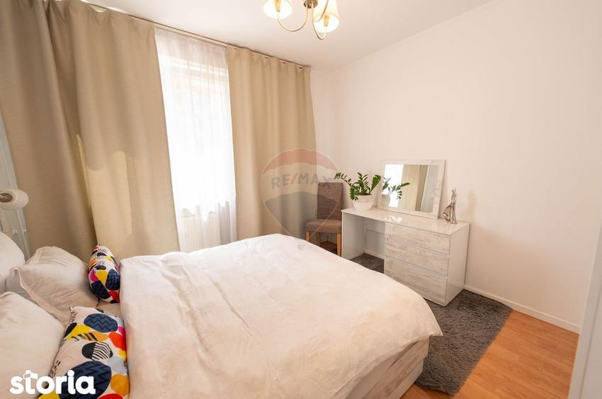 Apartament cu 3 camere, mobilat în Tei