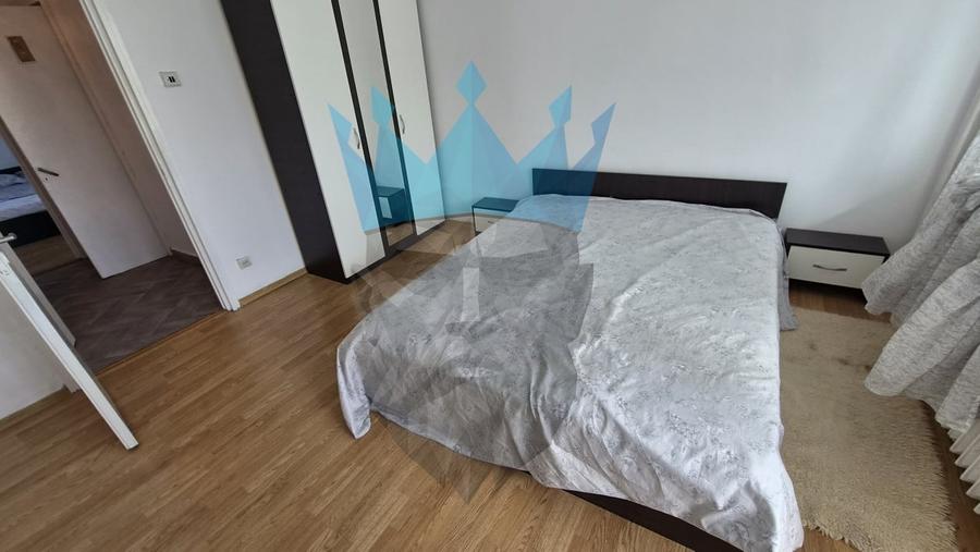 Apartament cu 3 camere decomandat, mobilat în P-ța Unirii