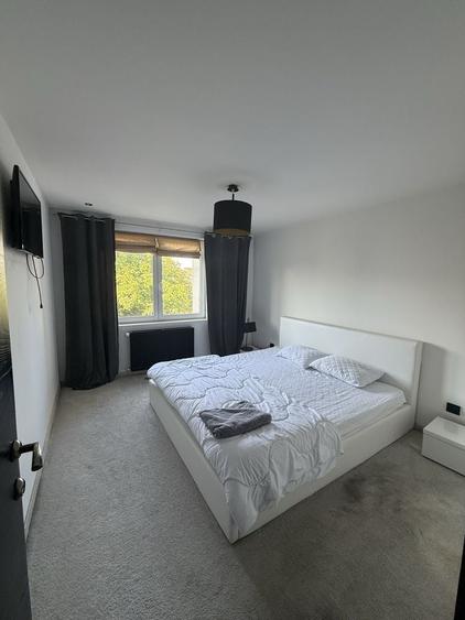 Apartament cu 3 camere decomandat în Pandurilor