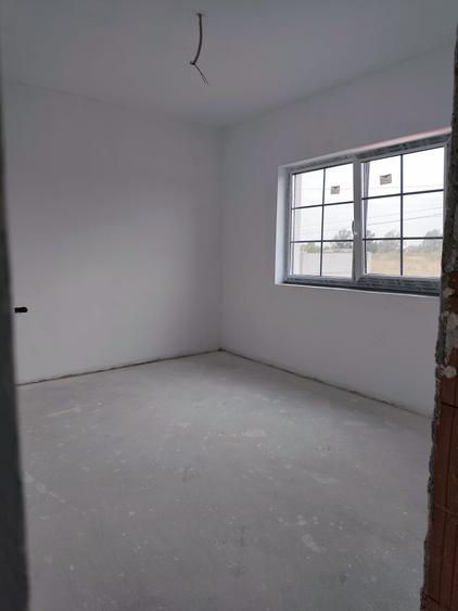 Casă individuală cu 5 camere cu Teren 430 Mp în Săbăreni