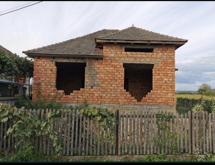 Casă cu 4 camere în Bătarci