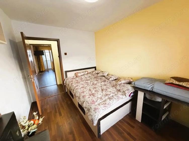Apartament cu 3 camere semidecomandat în Central