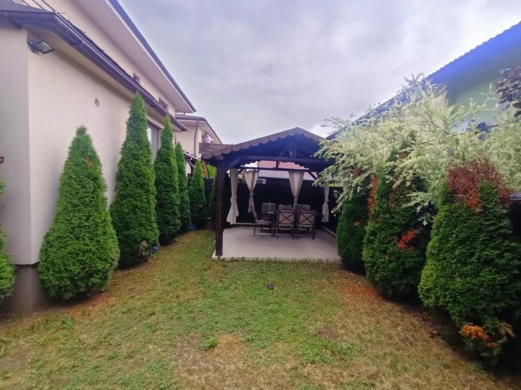 Duplex cu 4 camere cu Canalizare în Florești