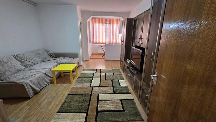 Garsonieră semidecomandată în Drumul Carului
