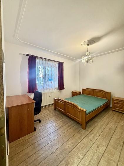 Apartament de inchiriat cu 4 camere in zona Tractorul pe Strada Aurel Vlaicu 110 la parter - 4