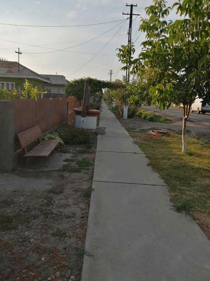 Casă cu 3 camere în Barcea