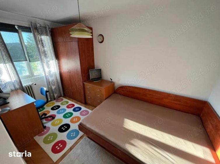 Apartament cu 3 camere decomandat în Titan
