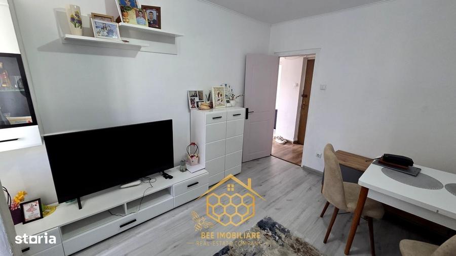 Apartament cu 3 camere decomandat în Valea Rosie