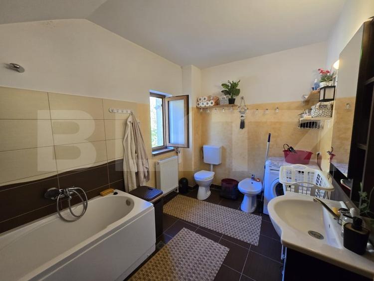 Duplex cu 6 camere cu Canalizare în Baciu