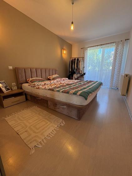 Apartament cu 3 camere decomandat în Florești