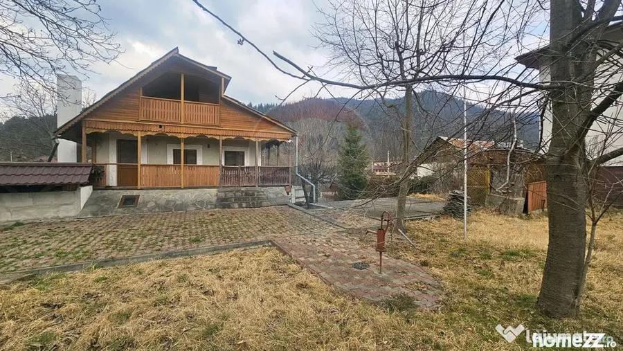 Casă cu 7 camere cu Teren 1134 Mp în Tarcău