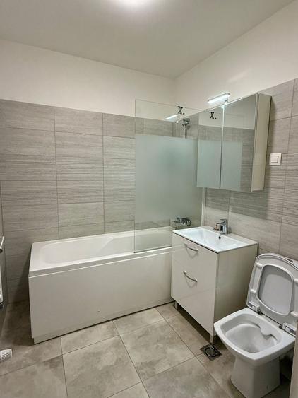 Apartament cu 2 camere semidecomandat, mobilat în Pipera
