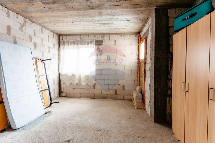 Casă individuală cu 5 camere cu Teren 1240 Mp în Băbana