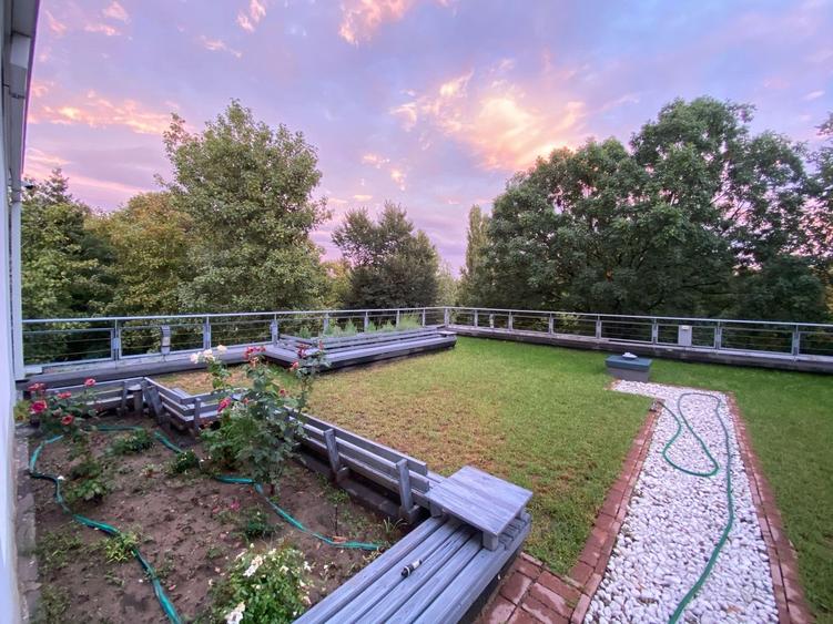 Penthouse cu 4 camere decomandat, mobilat în Kiseleff