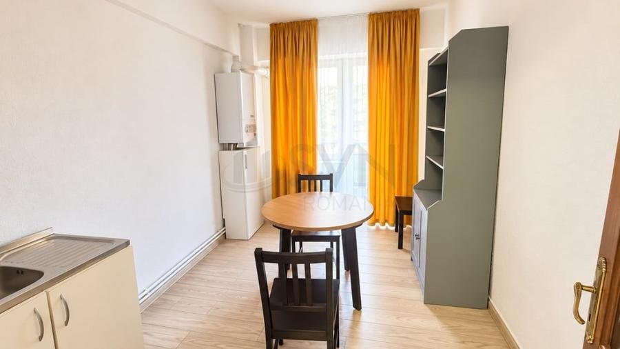 Apartament cu 4 camere decomandat, mobilat în Primăverii