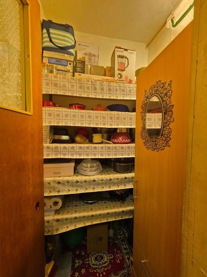Apartament cu 3 camere decomandat în Titan