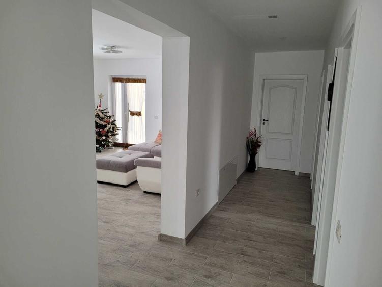 Proprietar vand Casa pe parter - 2