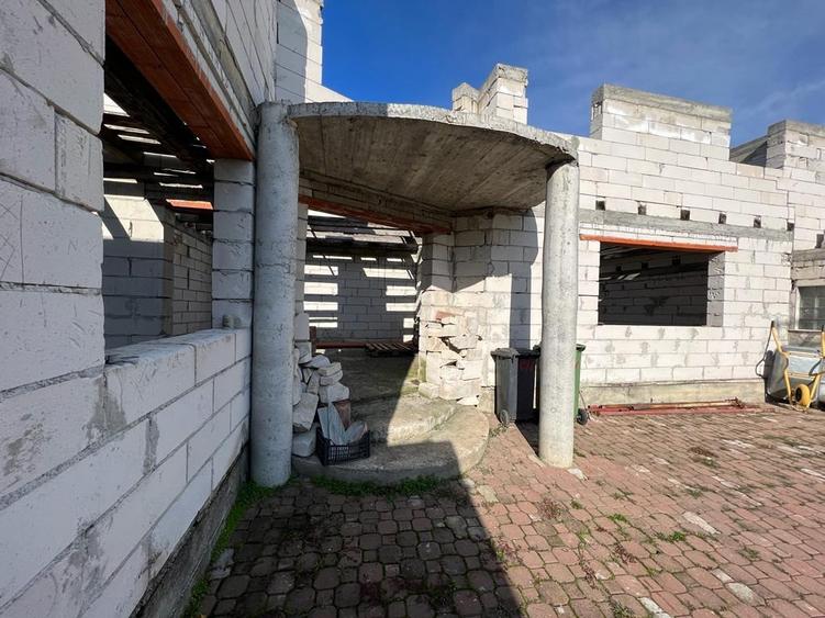 Casă cu 4 camere cu Teren 427 Mp în Central