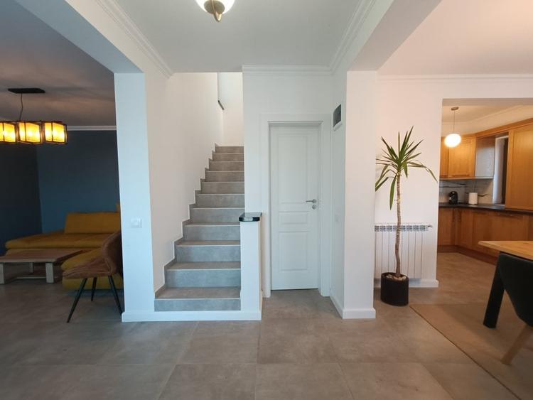Duplex cu 4 camere cu Canalizare în Popas Păcurari