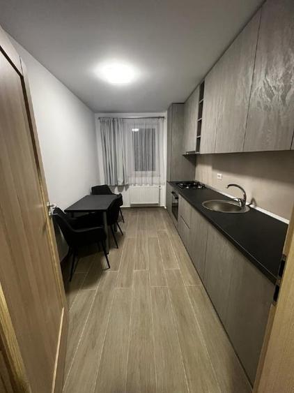 Garsonieră decomandată, mobilată în Astra