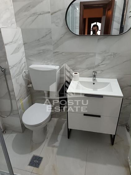 Apartament cu 4 camere semidecomandat în Circumvalațiunii