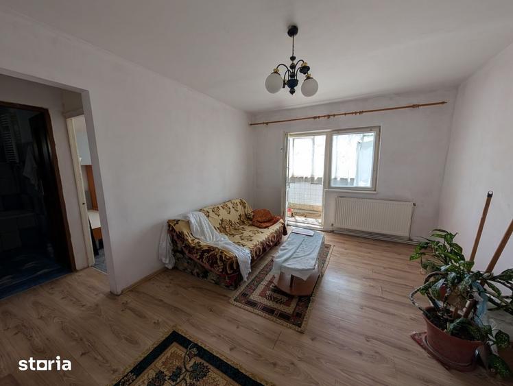 Apartament cu 2 camere decomandat în Buhuși