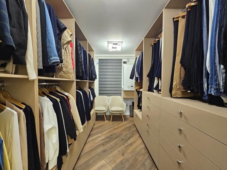 Apartament cu 3 camere decomandat, mobilat în Carrefour