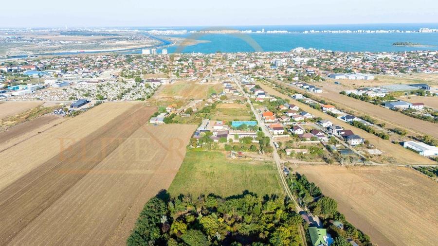 Teren agricol intravilan de 2066 mp, în Central