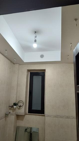 Apartament cu 4 camere semidecomandat în Armeneasca