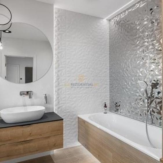 Apartament cu 3 camere decomandat în Eroii Revoluției