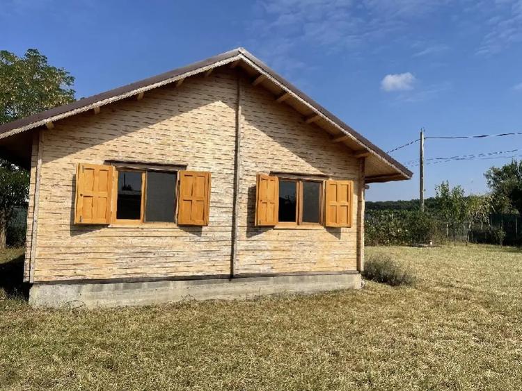 Casă cu 3 camere cu Teren 587 Mp în Ciofliceni