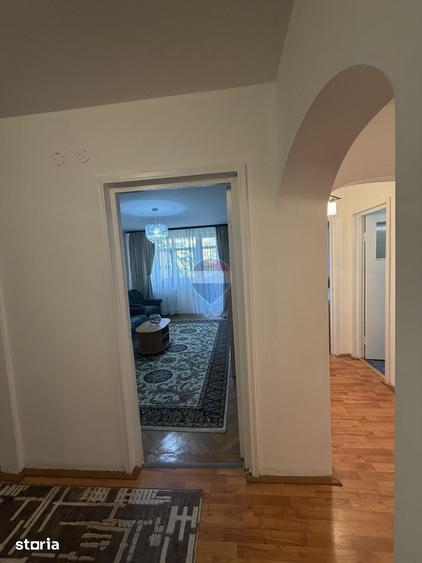 Apartament cu 2 camere decomandat în Calea București